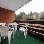 4 People With Terrace *