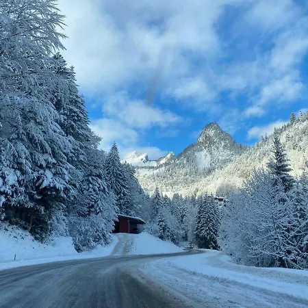 4 People With Terrace *